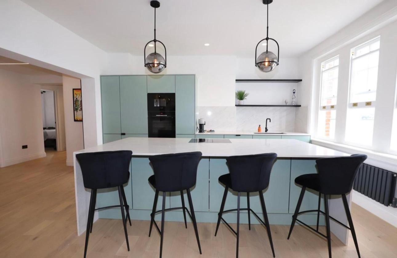 Newly Refurbished W/ River Views London Eksteriør billede