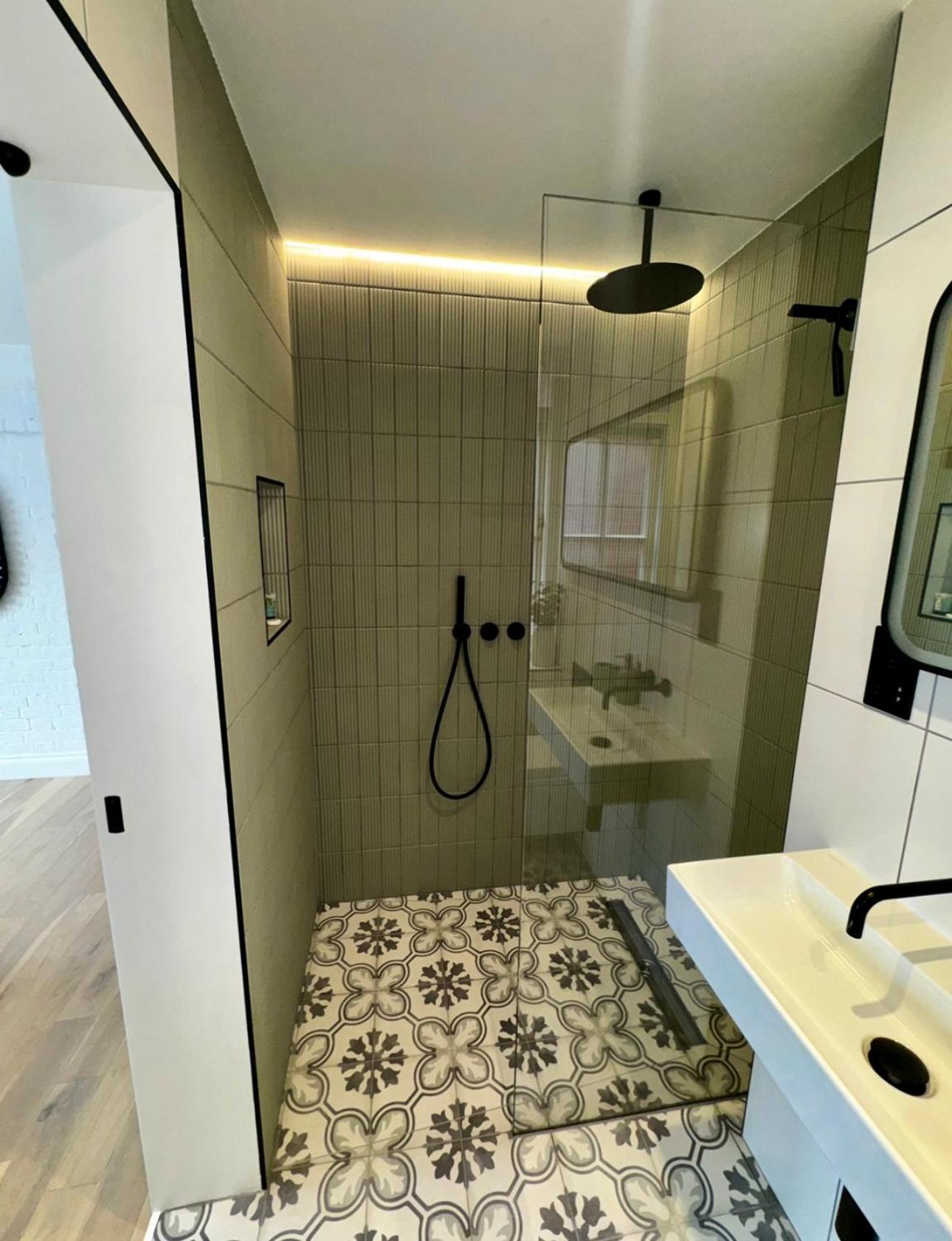 Newly Refurbished W/ River Views London Eksteriør billede