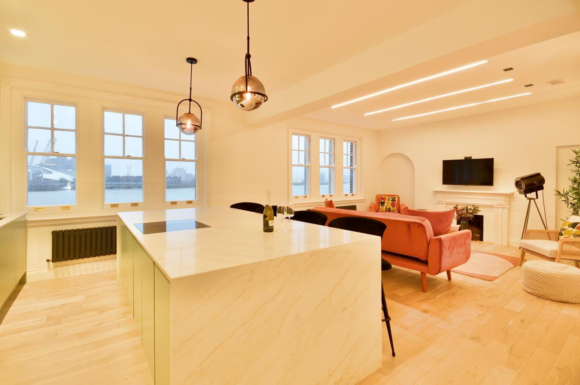 Newly Refurbished W/ River Views London Eksteriør billede