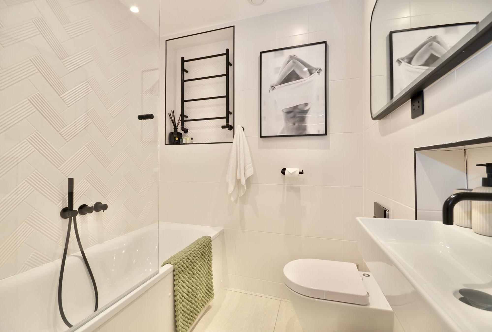 Newly Refurbished W/ River Views London Eksteriør billede